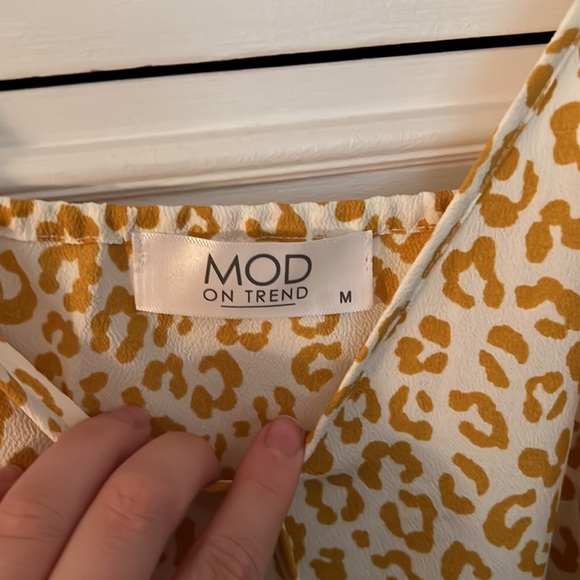 NWT Leopard Wrap Tank Size M - Picture 2 of 4